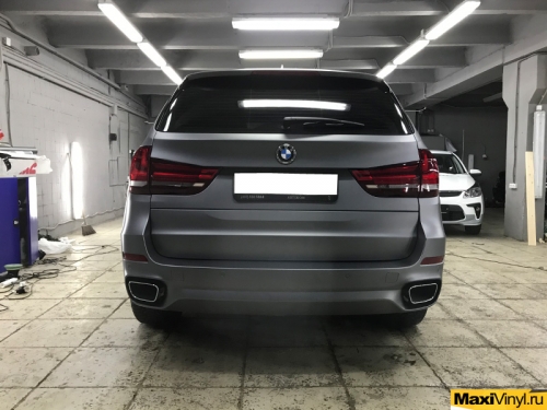 Полная оклейка BMW X5 в прозрачный мат