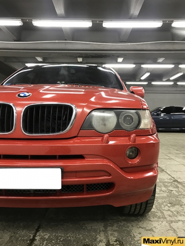 Полная оклейка BMW X5 в красный металлик