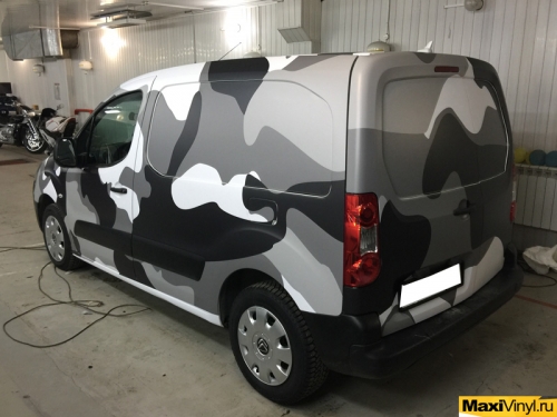 Полная оклейка камуфляжем Citroen Berlingo