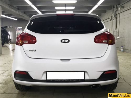 Полная оклейка KIA Ceed белой матовой пленкой KPMF 88 000