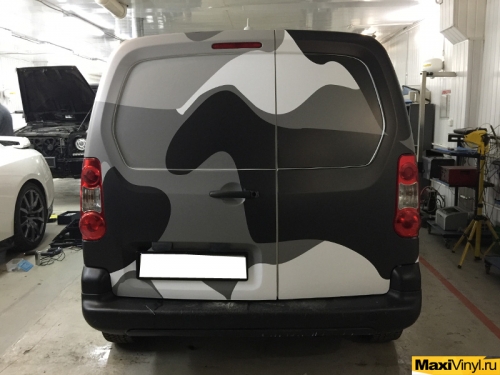 Полная оклейка камуфляжем Citroen Berlingo