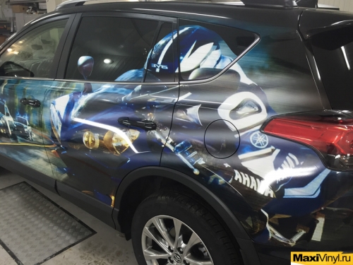 Винилография на бортах Toyota Rav4