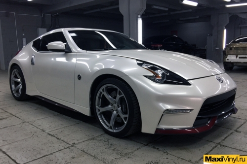 Полная оклейка Nissan 370Z пленкой белый перламутр