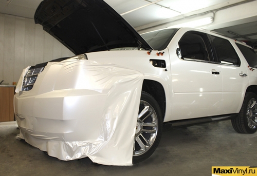 Полная оклейка Cadillac Escalade в белый перламутр
