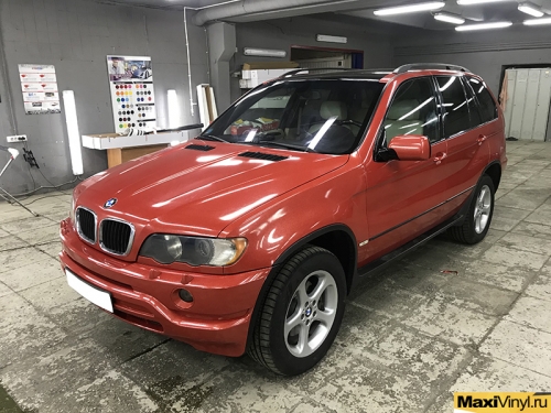 Полная оклейка BMW X5 в красный металлик