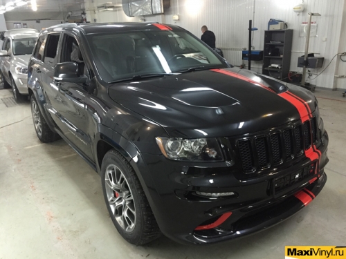 Двойная полоса на Jeep Grand Cherokee SRT8