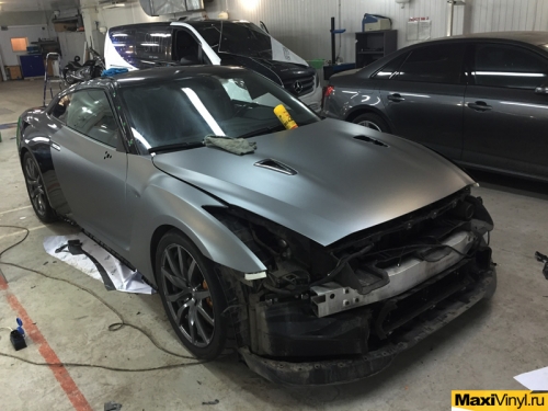 Полная оклейка Nissan Skyline GTR35 пленкой KPMF