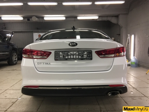 Полная оклейка белой глянцевой пленкой KIA Optima