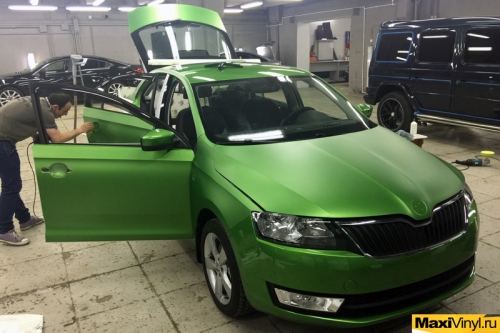 Полная оклейка прозрачной матовой пленкой Skoda Rapid