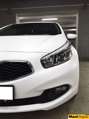 Полная оклейка KIA Ceed белой матовой пленкой KPMF 88 000