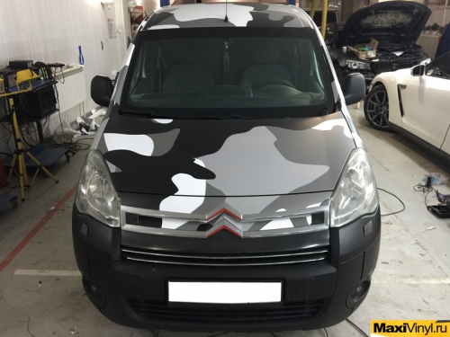 Полная оклейка камуфляжем Citroen Berlingo