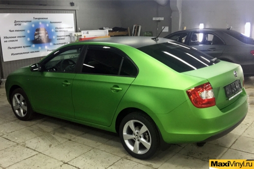 Полная оклейка прозрачной матовой пленкой Skoda Rapid