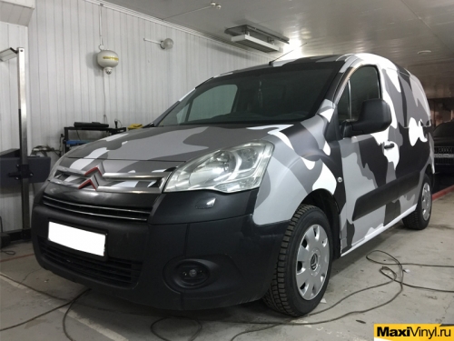 Полная оклейка камуфляжем Citroen Berlingo