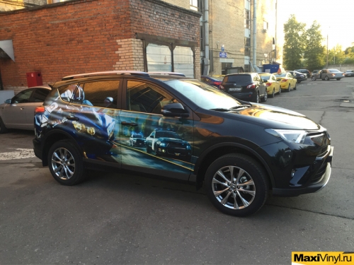 Винилография на бортах Toyota Rav4