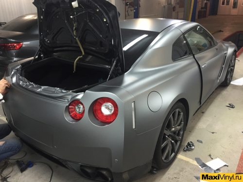 Полная оклейка Nissan Skyline GTR35 пленкой KPMF