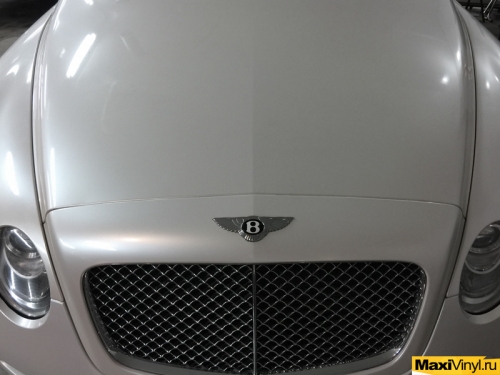 Полная оклейка пленкой белый перламутр Bentley Continental GT
