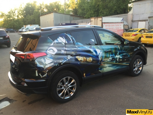 Винилография на бортах Toyota Rav4