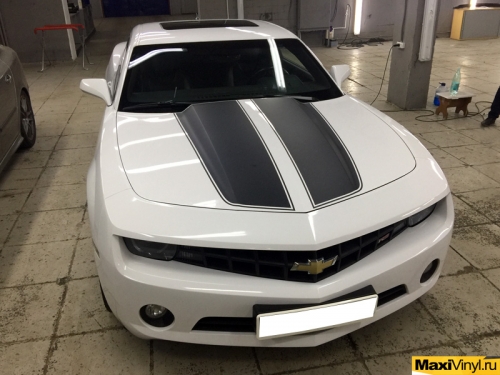 Изготовление и оклейка полос на Chevrolet Camaro