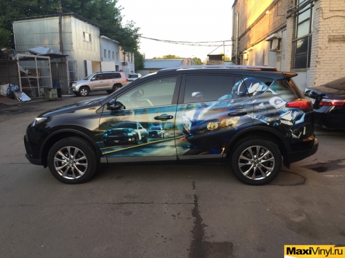 Винилография на бортах Toyota Rav4