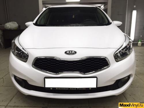Полная оклейка KIA Ceed белой матовой пленкой KPMF 88 000