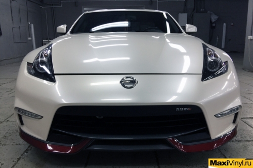 Полная оклейка Nissan 370Z пленкой белый перламутр