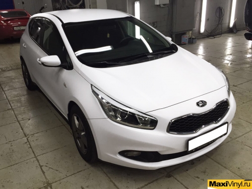Полная оклейка KIA Ceed белой матовой пленкой KPMF 88 000