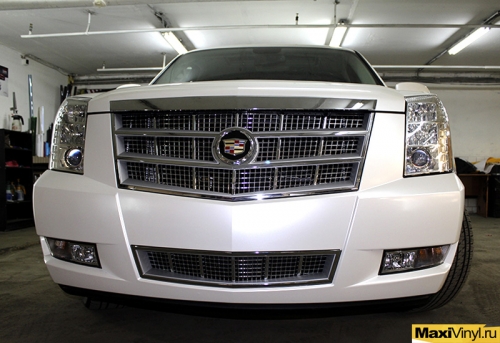 Полная оклейка Cadillac Escalade в белый перламутр