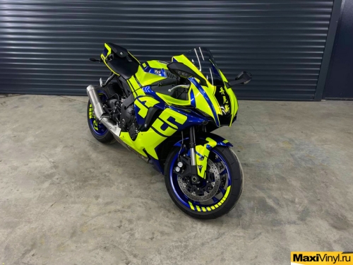 Полная оклейка мотоцикла Yamaha R1 виниловой пленкой