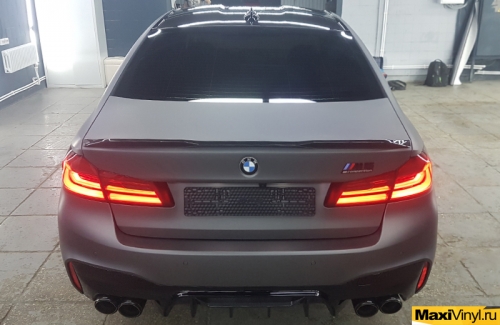 Полная оклейка BMW M5 F90 в серый матовый металлик