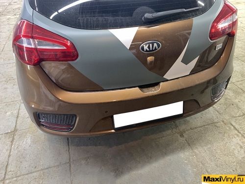 Восстановление наклеек на Kia Ceed