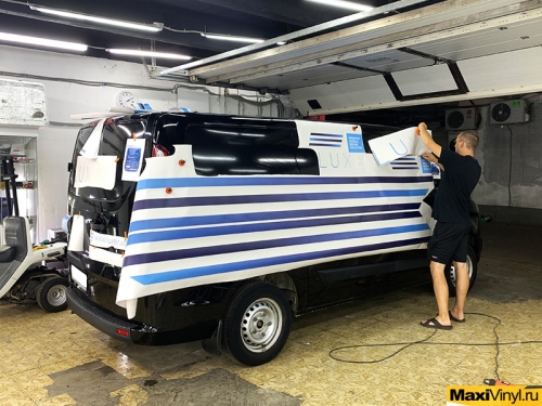 Брендирование Ford Tourneo Custom для компании Luxeir