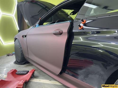 Оклейка BMW 6 F13 в хамелеон