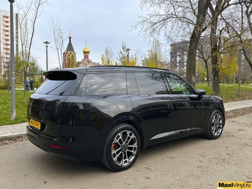 Оклейка зон риска Lynk&Co 900