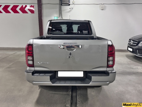 Оклейка прозрачной полиуретановой пленкой Mitsubishi L200