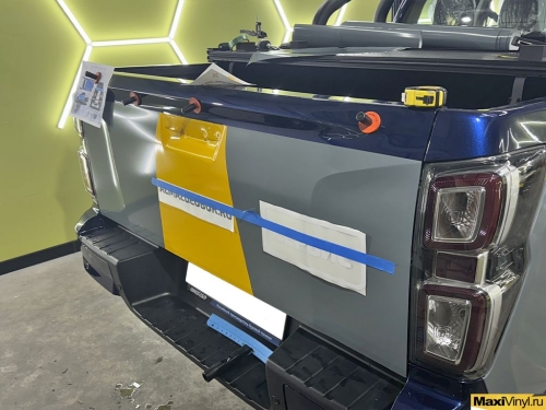 Брендирование Isuzu D-Max