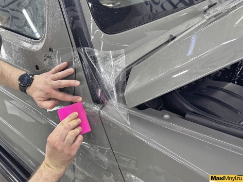 Полная оклейка Mercedes-Benz G class полиуретановой пленкой