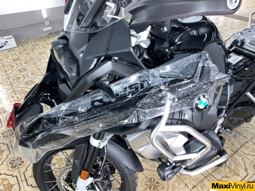 Полная оклейка полиуретановой плёнкой мотоцикла BMW GS R1250