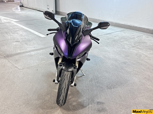 Оклейка BMW S1000RR в черно-фиолетовый хамелеон