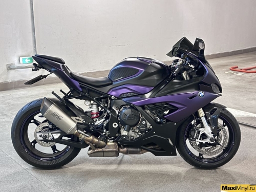 Оклейка BMW S1000RR в черно-фиолетовый хамелеон
