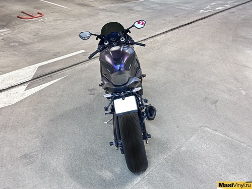 Оклейка BMW S1000RR в черно-фиолетовый хамелеон