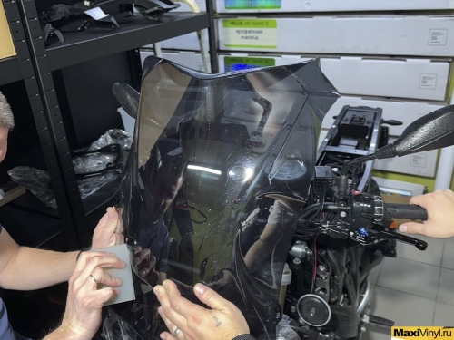 Оклейка BMW S1000XR в белый металлик