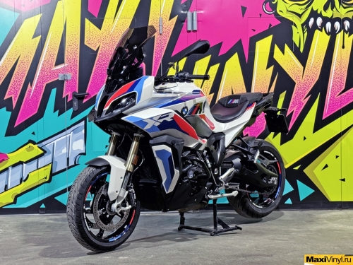 Оклейка BMW S1000XR в белый металлик