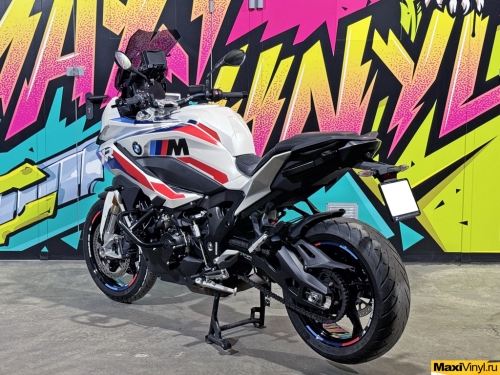 Оклейка BMW S1000XR в белый металлик