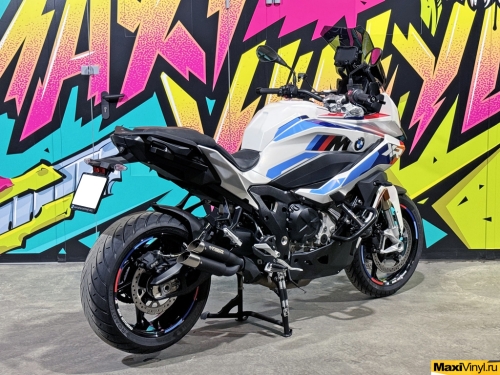 Оклейка BMW S1000XR в белый металлик
