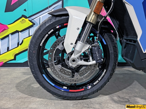 Оклейка BMW S1000XR в белый металлик