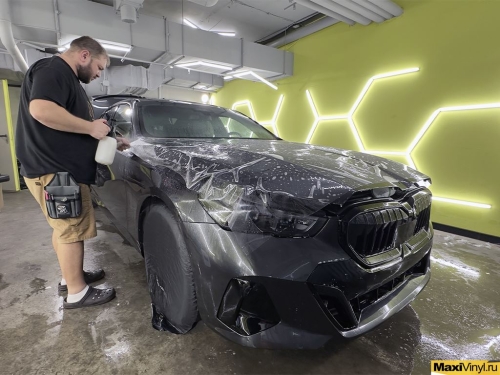 Полная оклейка BMW 5 G60 защитной полиуретановой пленкой