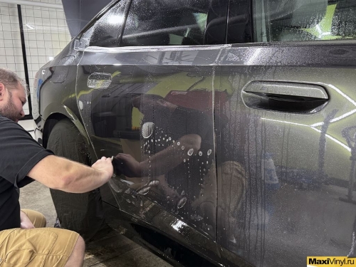 Полная оклейка BMW 5 G60 защитной полиуретановой пленкой