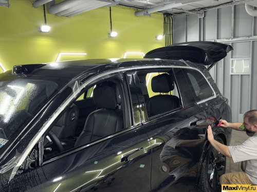 Полная оклейка LiXiang L9 в глянцевый полиуретан