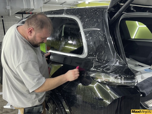 Полная оклейка LiXiang L9 в глянцевый полиуретан