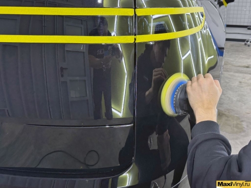 Оклейка зон риска Lynk&Co 900